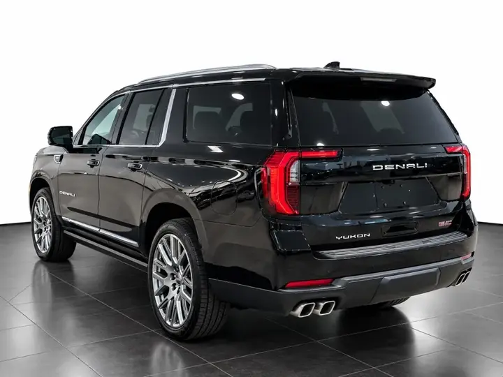 GMC Yukon Xl 2026 photo 3