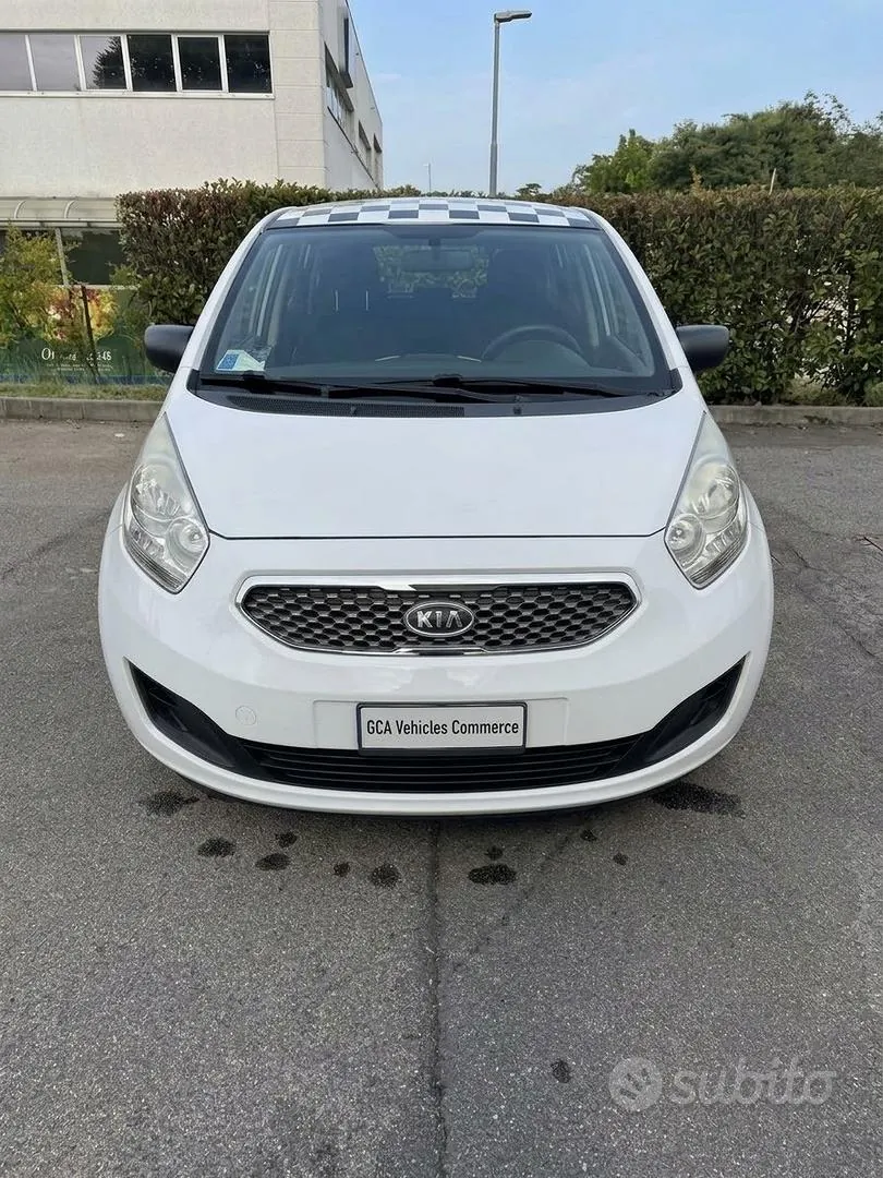Kia Venga 2011 photo 2