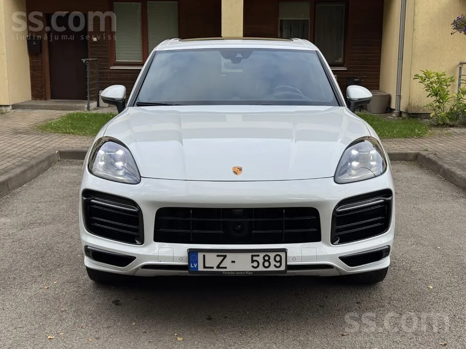 Porsche Cayenne 2023 photo 2