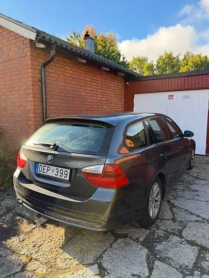 BMW 320D 2008 photo 2