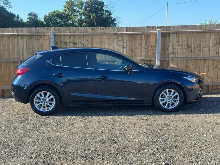 Mazda Mazda3 2015 photo 4