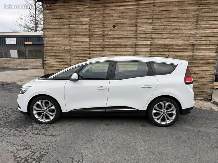 Renault Scenic 2020 photo 2
