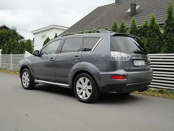 Mitsubishi Outlander 2012 photo 4