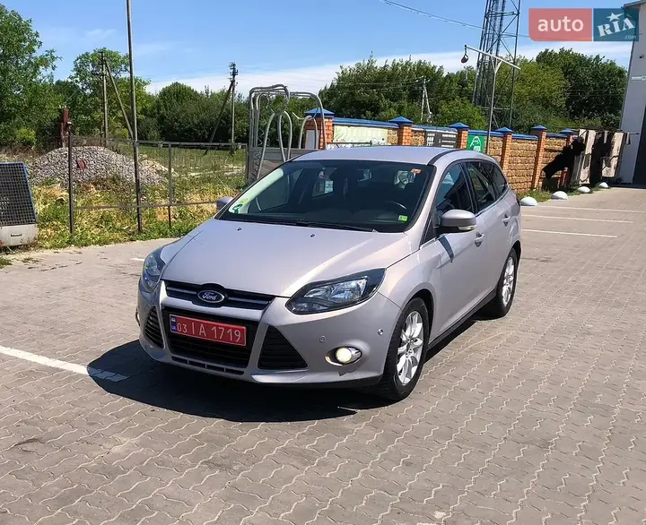 Ford Focus 2012 photo 3