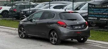 Peugeot 208 2019 photo 3