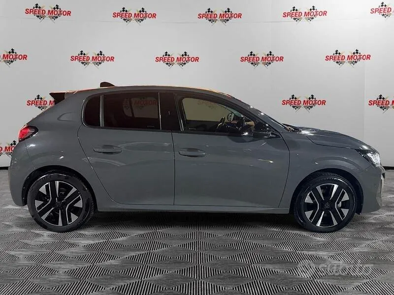 Peugeot 208 2024 photo 3