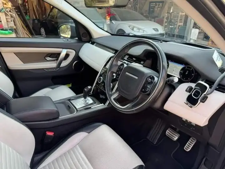 Land Rover Discovery Sport 2020 photo 5