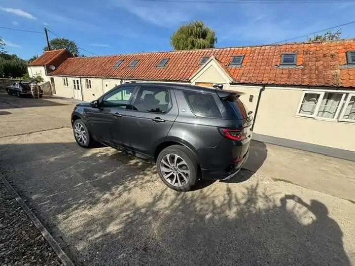 Land Rover Discovery Sport 2020 photo 3