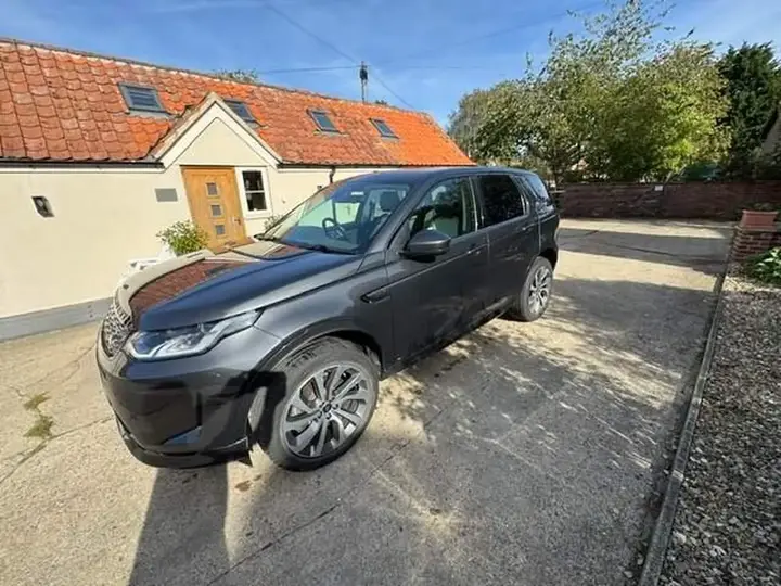 Land Rover Discovery Sport 2020 photo 2