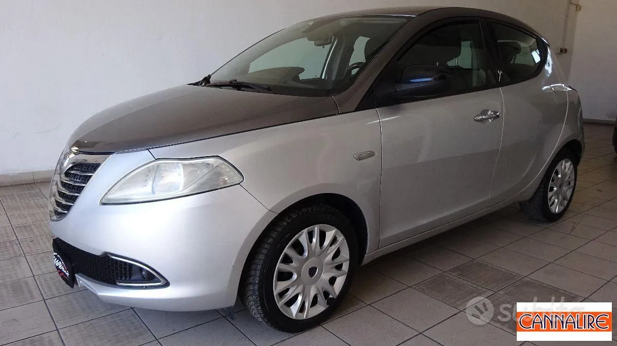 Lancia Ypsilon 2012 photo 3