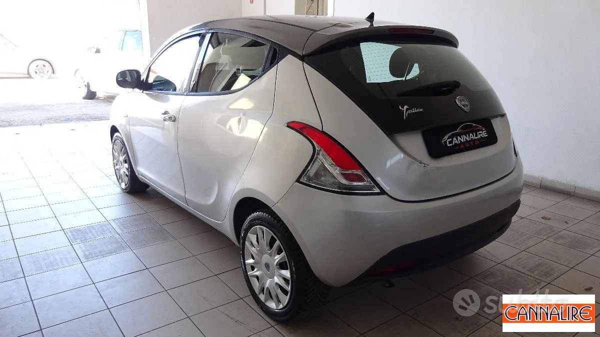 Lancia Ypsilon 2012 photo 4