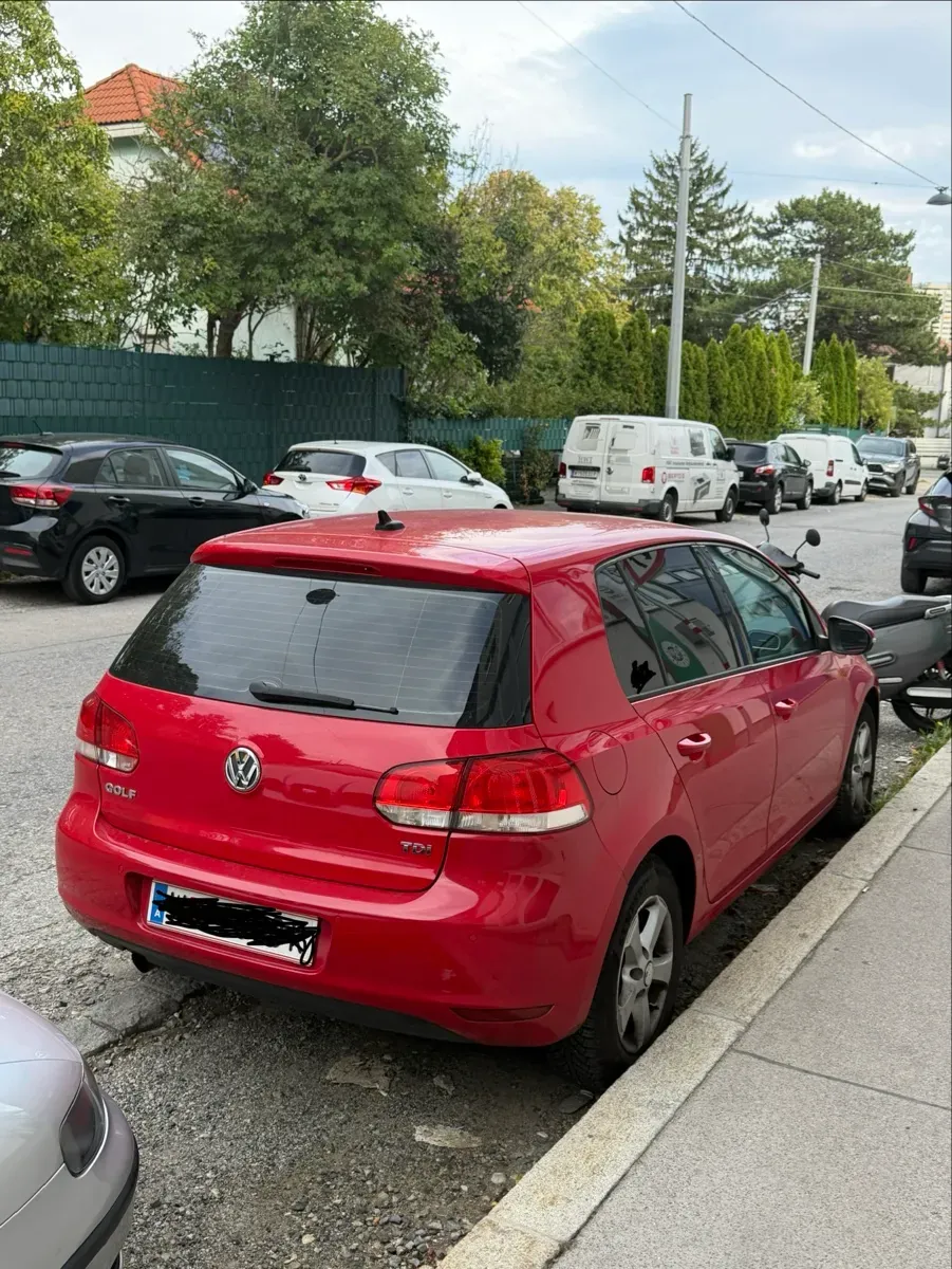 Volkswagen Golf 2010 photo 2