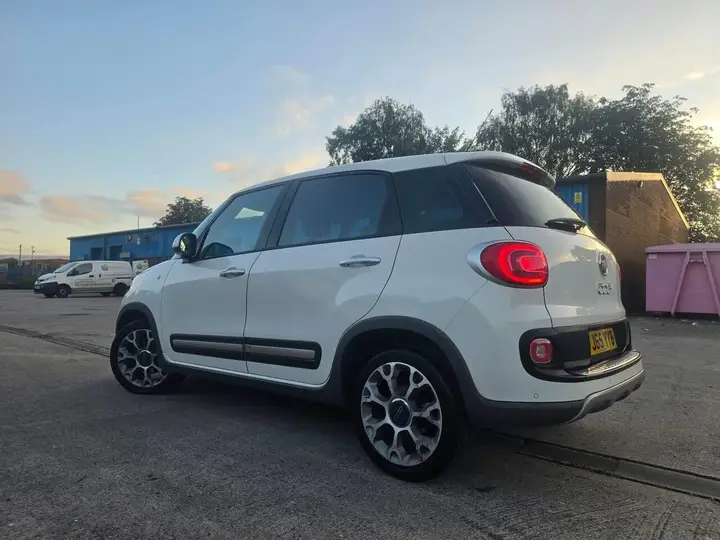 Fiat 500L 2015 photo 2