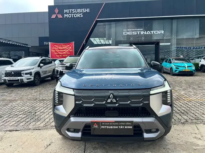 Mitsubishi Destinator