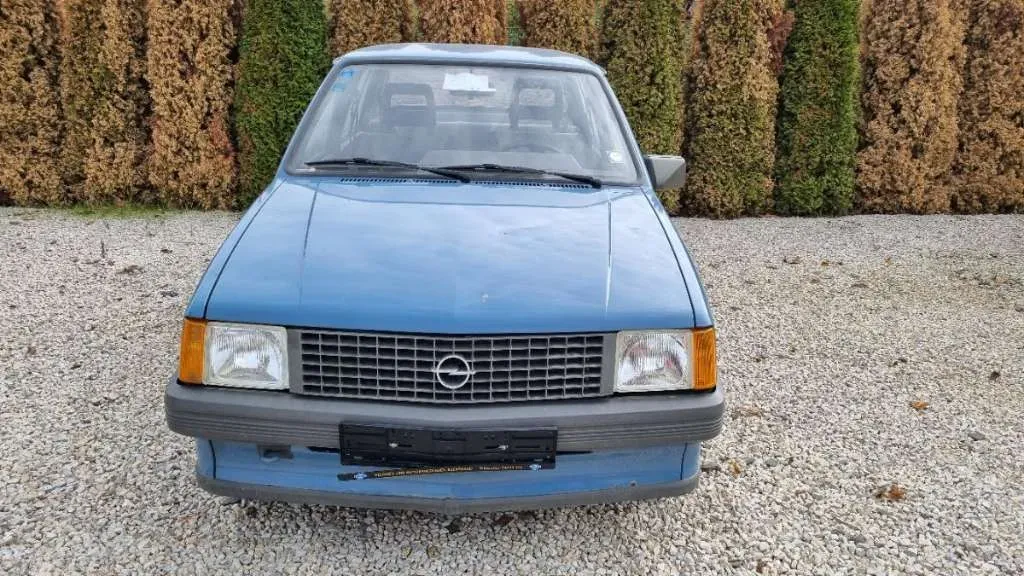 Opel Corsa 1986 photo 3