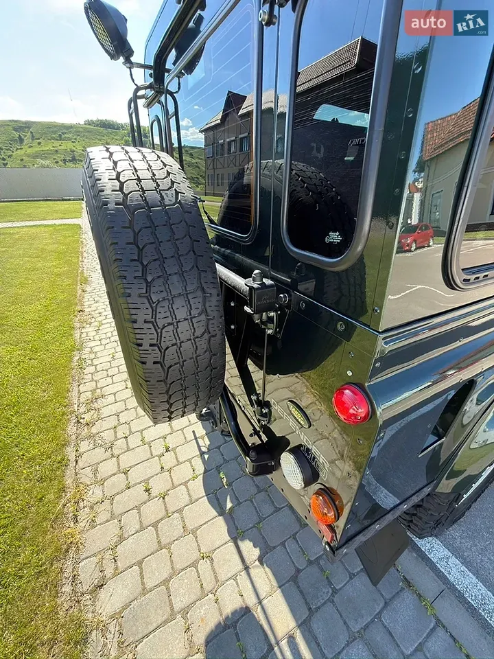 Land Rover Defender 2002 photo 5