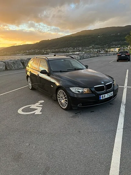 BMW 320D 2005 photo 2