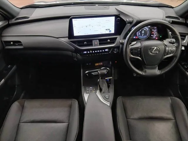 Toyota Ux250H 2023 photo 3