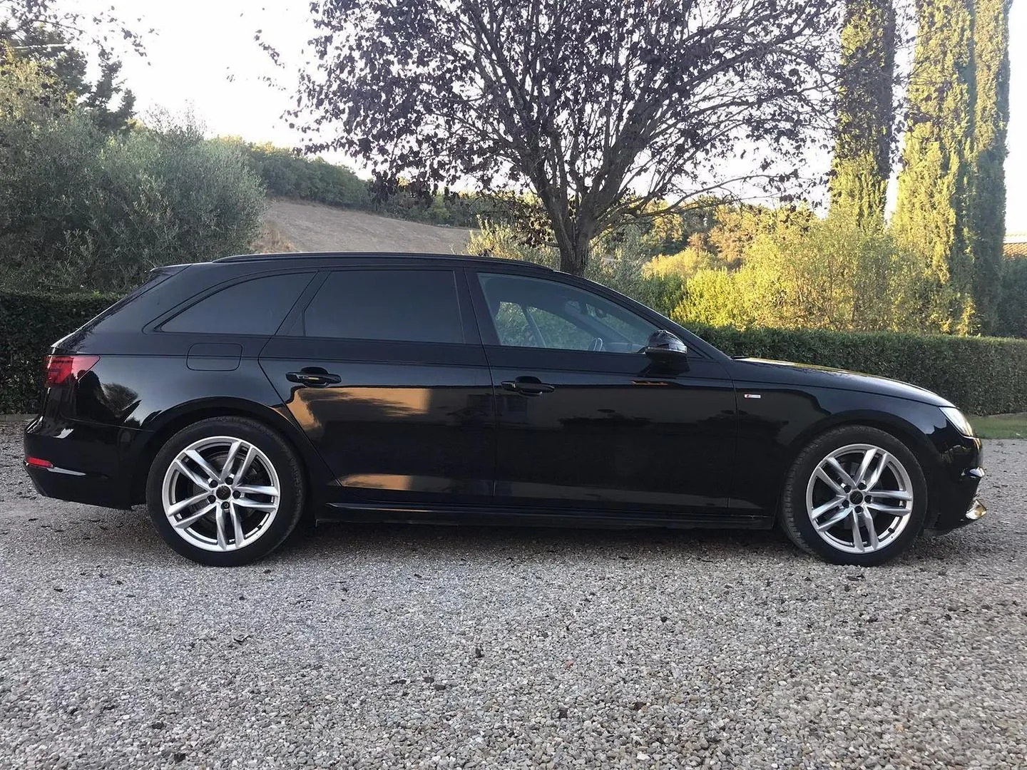 Audi A4 2017 photo 2