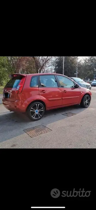 Ford Fiesta 2007 photo 2