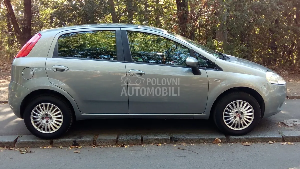 Fiat Punto 2009 photo 2