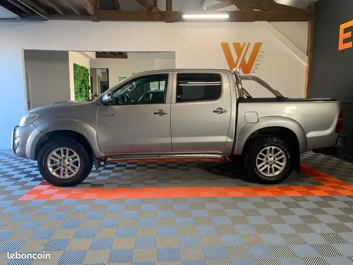 Toyota Hilux 2015 photo 2