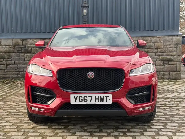 Jaguar F-Pace 2017 photo 2