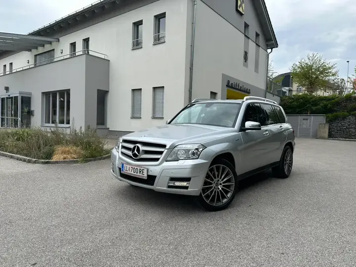 Mercedes-Benz Glk Class 2011 photo 2