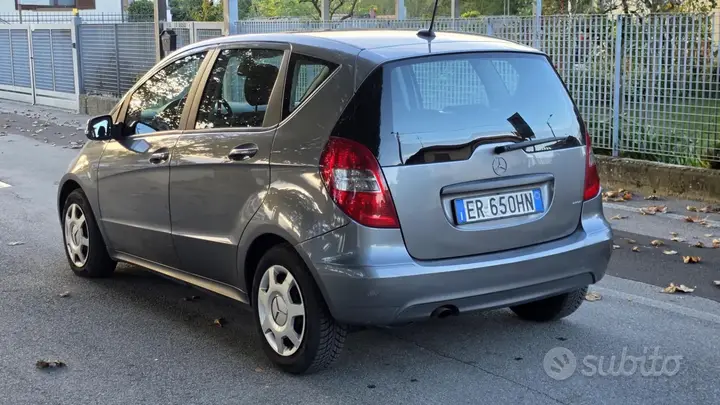 Mercedes-Benz A 160 2011 photo 5