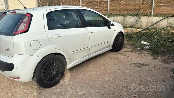 Fiat Punto Evo 2025 photo 4