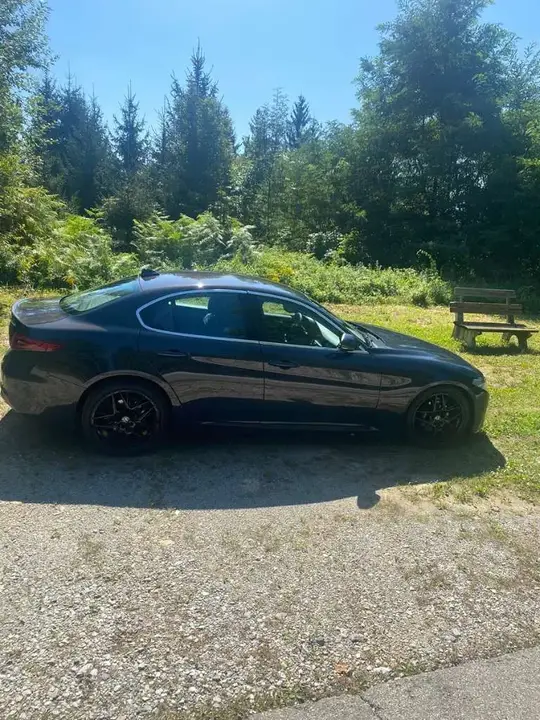 Alfa Romeo Giulia 2016 photo 2
