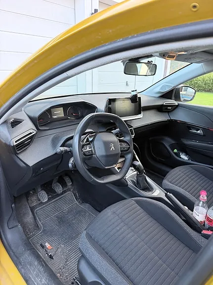 Peugeot 208 2022 photo 2
