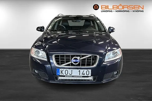 Volvo V70 2010 photo 2