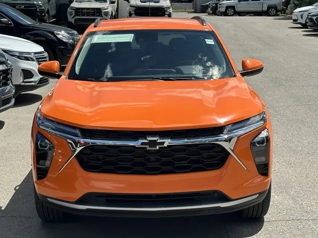 Chevrolet Trax 2026 photo 2