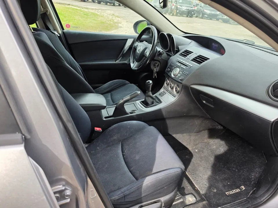 Mazda 3 2010 photo 3