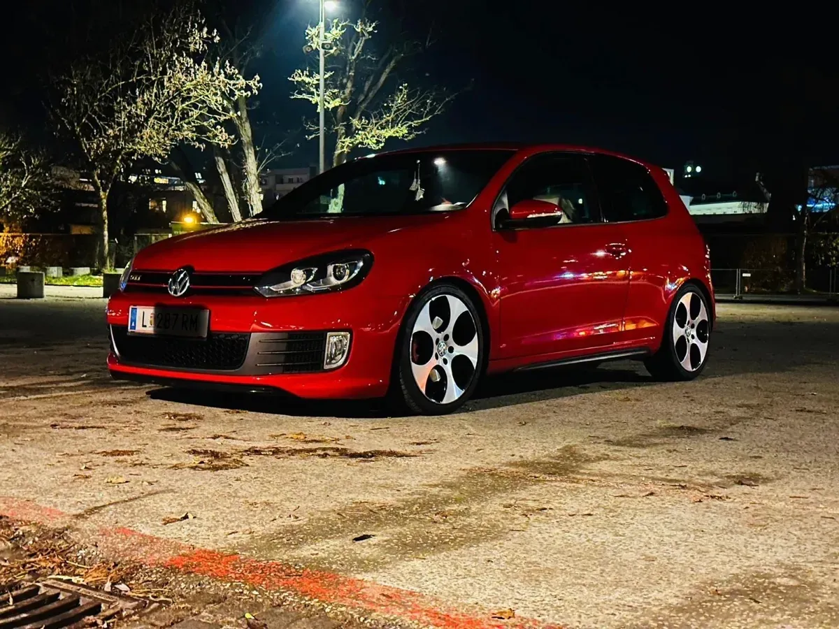 Volkswagen Golf 2010 photo 3