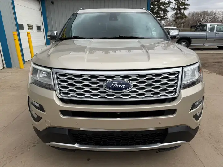Ford Explorer 2017 photo 5