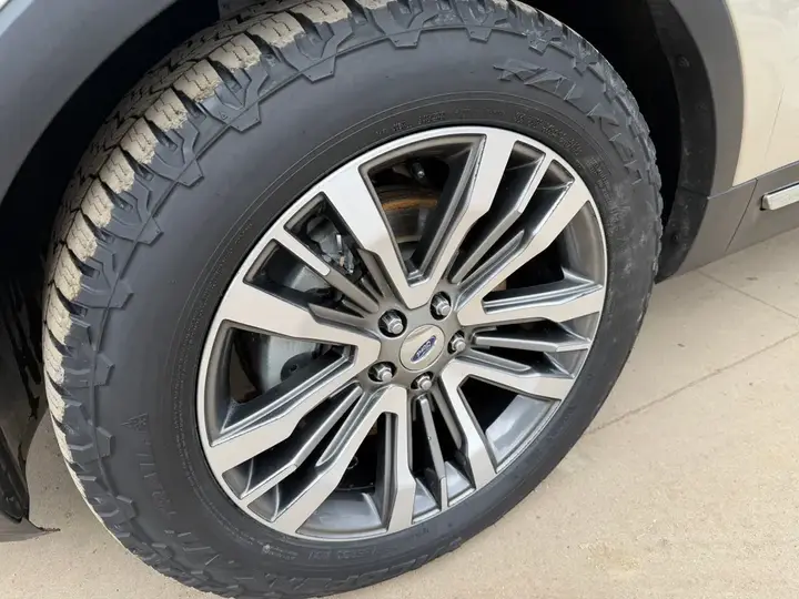 Ford Explorer 2017 photo 3