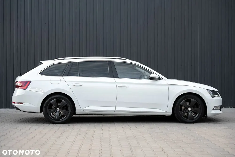 Skoda Superb 2016 photo 4