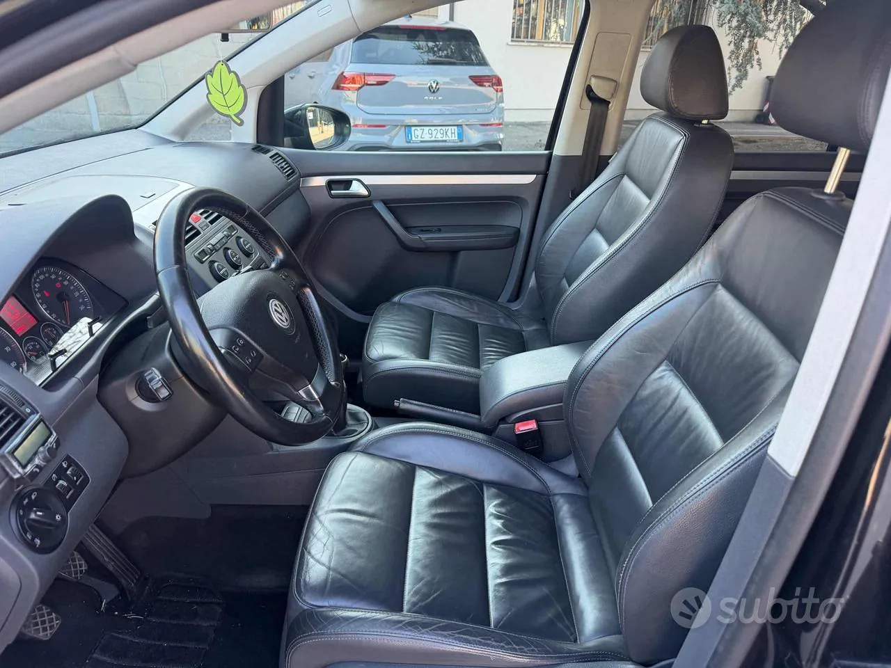 Volkswagen Touran 2009 photo 4