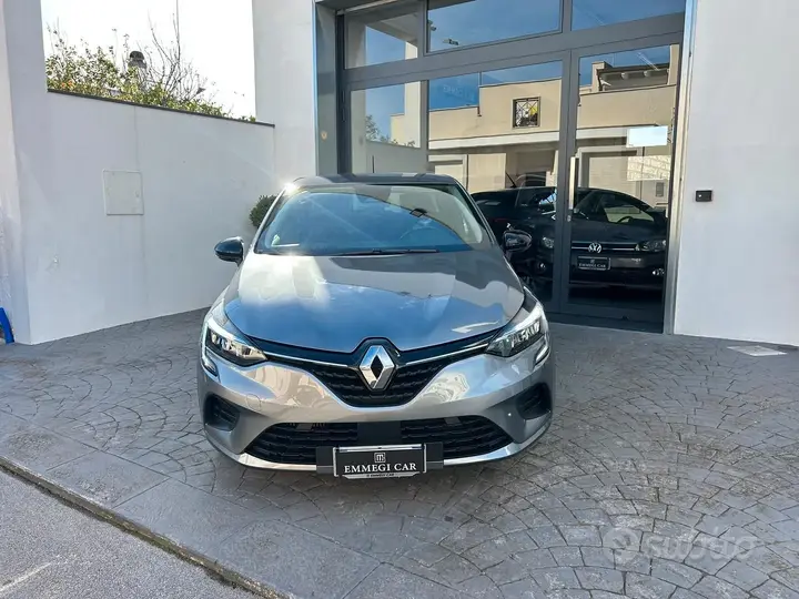 Renault Clio 2023 photo 2