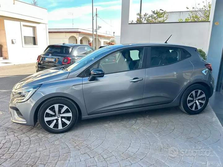 Renault Clio 2023 photo 4