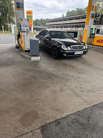 Mercedes-Benz E220 D