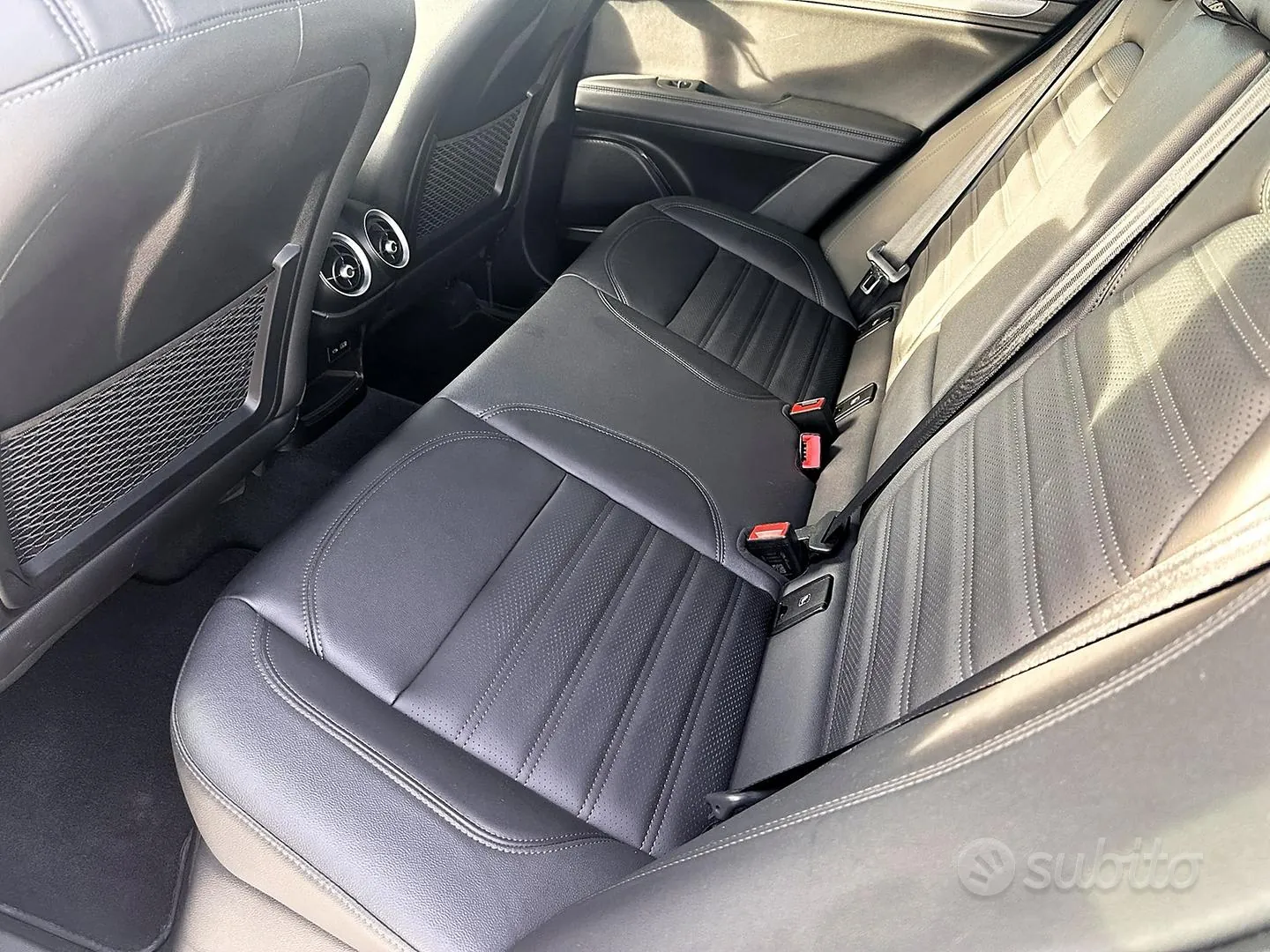 Alfa Romeo Stelvio 2023 photo 5