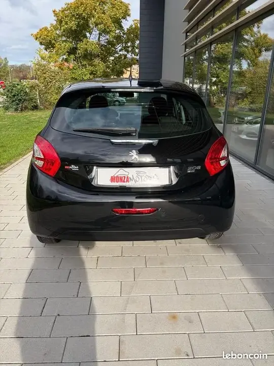 Peugeot 208 2014 photo 5
