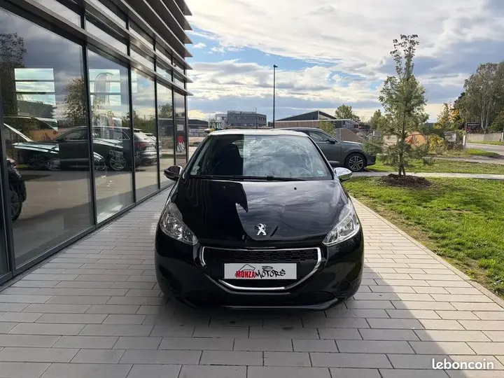 Peugeot 208 2014 photo 3