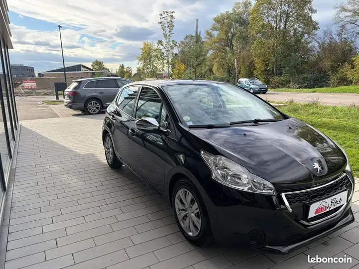 Peugeot 208 2014 photo 4