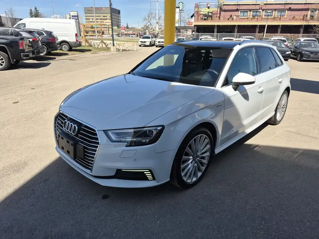 Audi A3 2017 photo 2