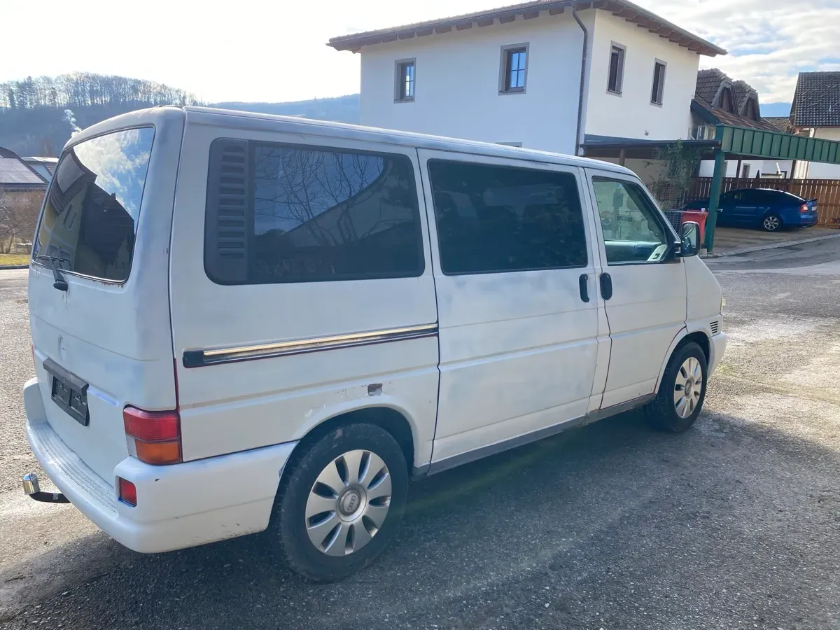 Volkswagen T4 1997 photo 3
