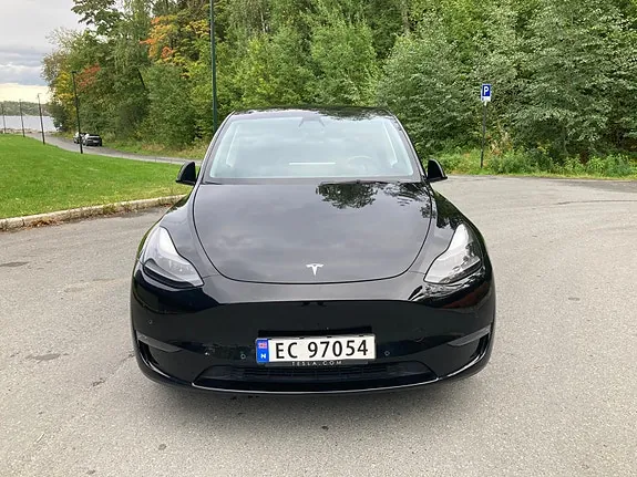 Tesla Model Y 2021 photo 2